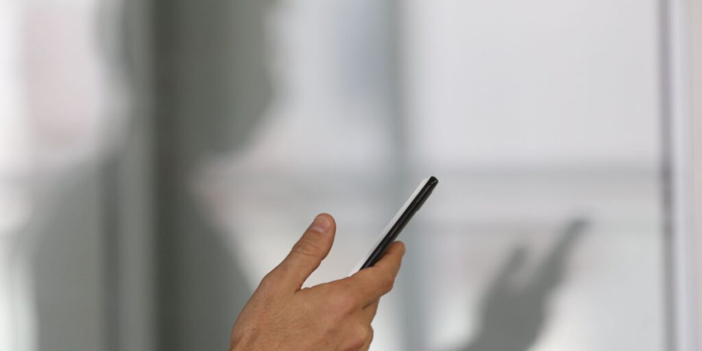 Polícia do Rio inicia segunda fase de devolução de celulares roubados